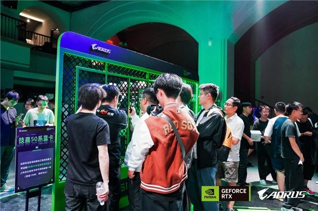 玩家齐赴技嘉AORUS DAY山城之约，RTX 50“嘉”速营奏响电竞狂想曲(图5)