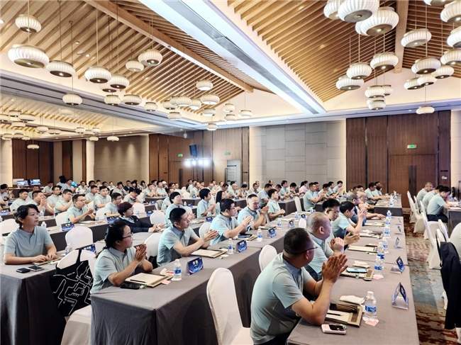 AI焕视，E飞冲天——2025年飞利浦显示器全国操盘手大会隆重召开！(图2)