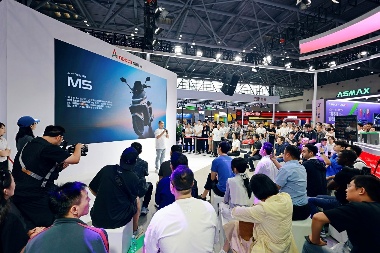 20天突破3万台！九号智能电摩M5惊艳亮相中国摩博会(图1)