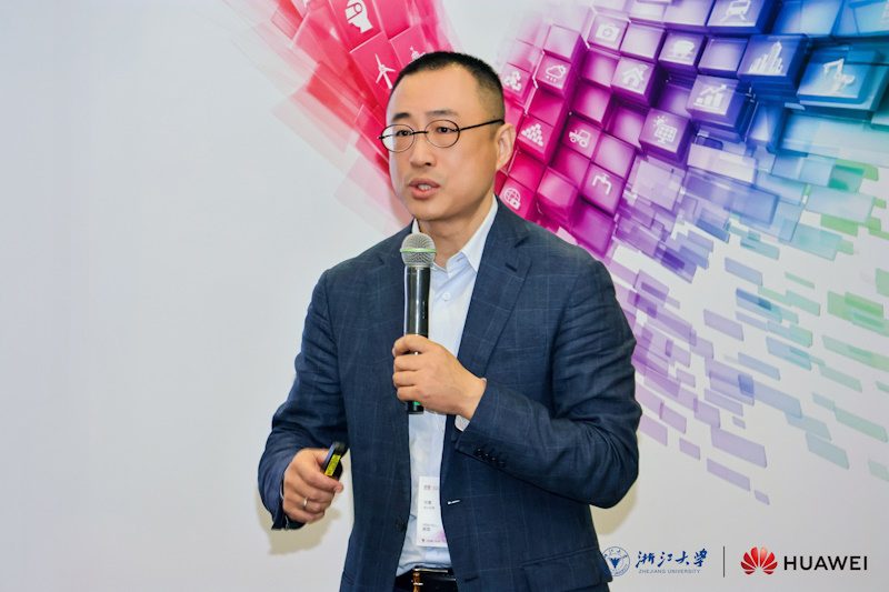 破解 AI “安全与性能” 难题！DeepSeek-R1-Safe 基础大模型在华为全联接大会2025正式发布(图4)