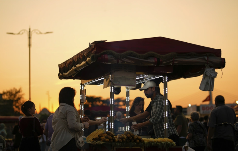 伊斯坦布尔·黄昏的集市(图1)