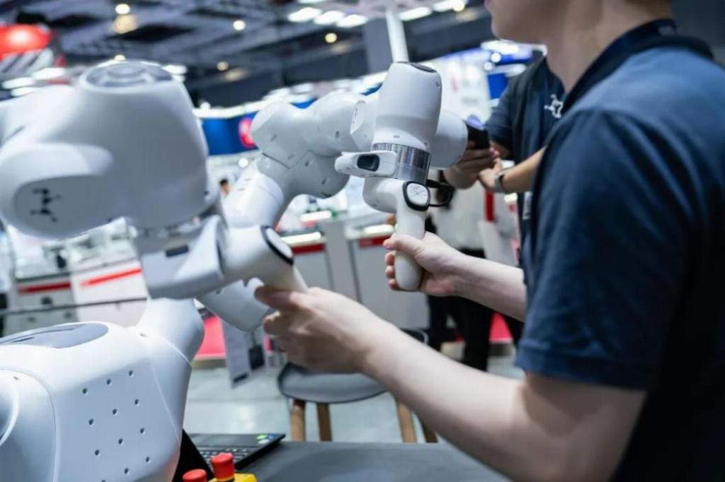 展会现场 | 思灵机器人（Agile Robots）亮相第二十五届工博会，等您聊技术，对方案！(图9)