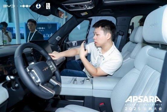 比亚迪出海：从建到简的车联网修行(图4)