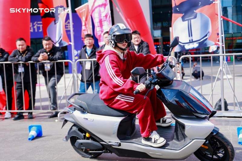 首驱「驾」到！首驱科技全球新品发布，以破界之势开启两轮新纪元(图8)