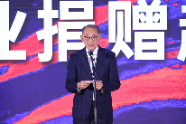 商业模式的进化论：杨受成杨政龙如何带领英皇集团走向跨界商业生态模式？(图5)