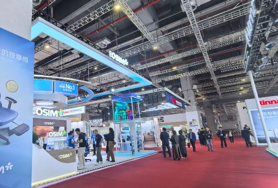 展位的变与不变：“进博老友”OSIM傲胜持续加大中国市场资源投入与本土化创新(图1)