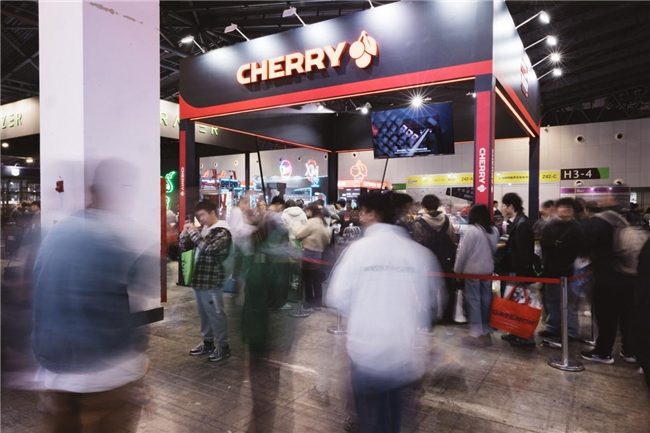 WePlay2025精彩落幕 CHERRY樱桃创新外设彰显行业新势能(图1)