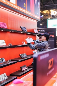 前行者上海WePlay & ZFX展会圆满落幕，“国风科技”外设引爆线下体验热潮(图4)