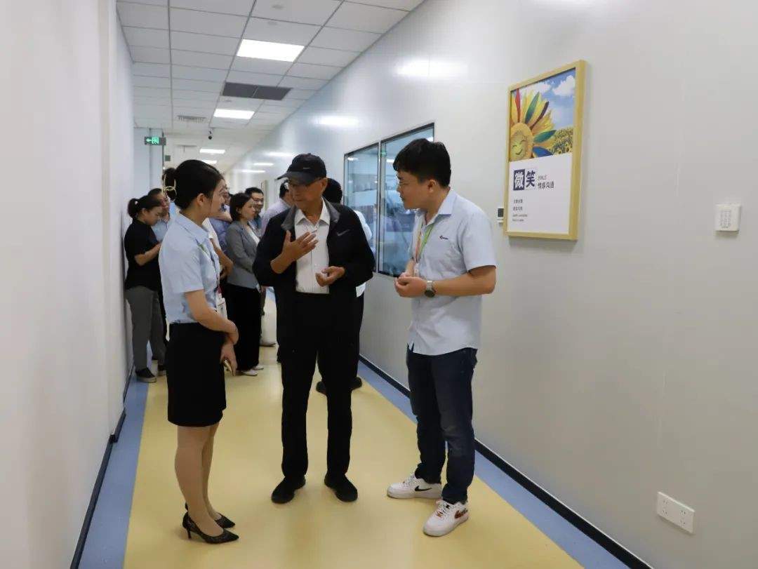 南京大学院士一行莅临芯云半导体(诸暨)调研交流(图3) 南京大学院士一行莅临芯云半导体(诸暨)调研交流(图3)