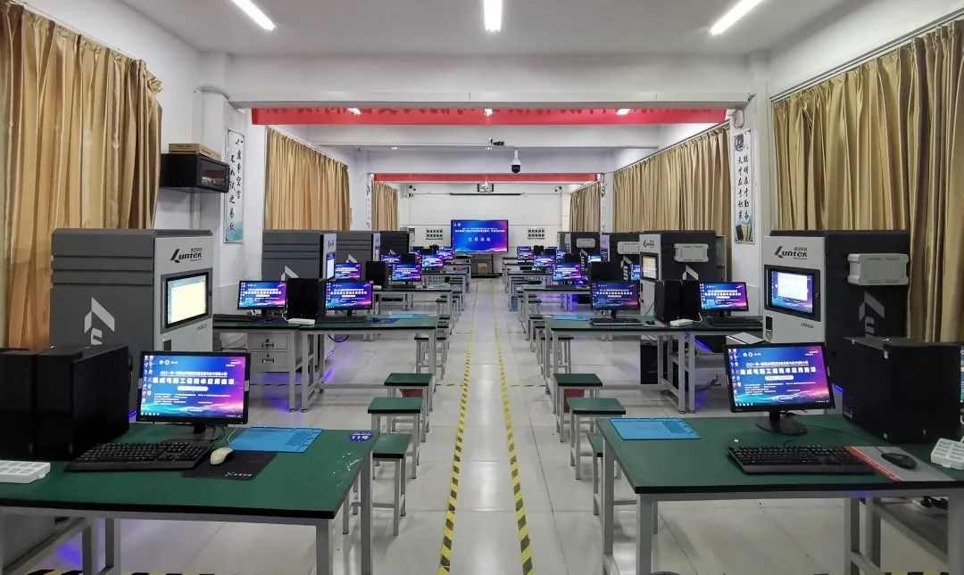 2022金砖大赛集成电路工程技术应用赛项正式开启赛季(图3)