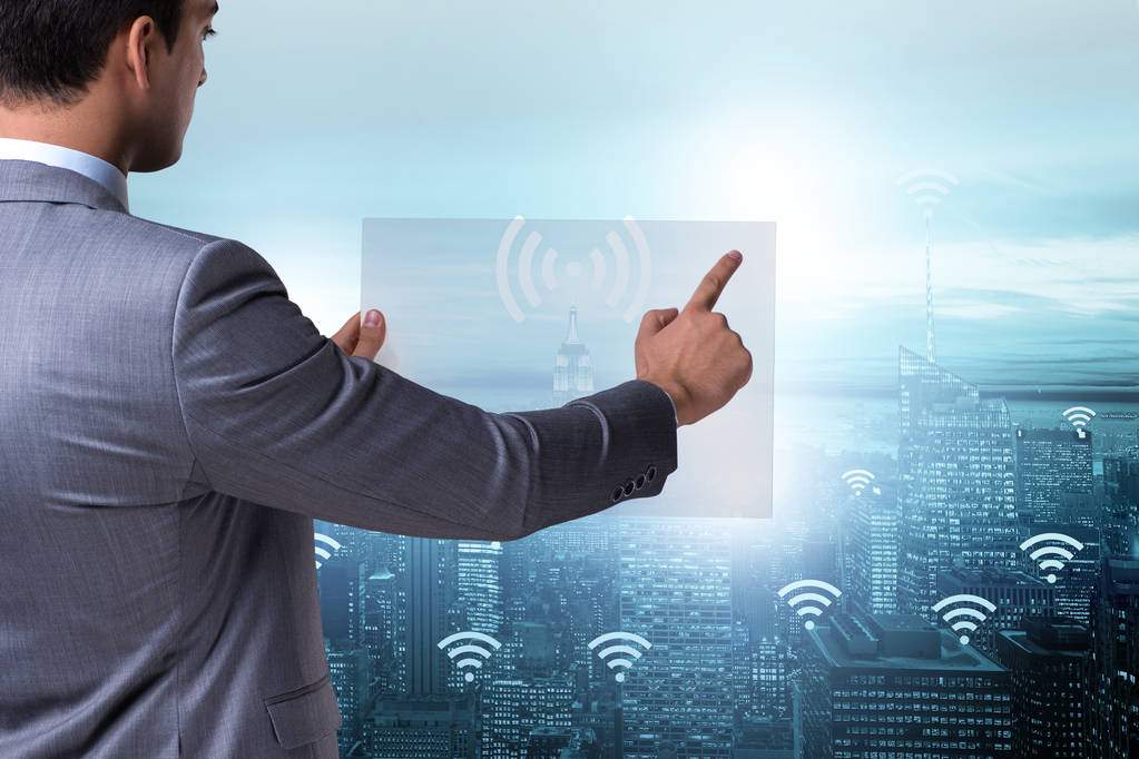 人工智能与自动化：推动现代网络管理变革的力量与挑战