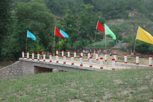 江铃·溪桥工程筑桥465座：从出行解困到乡村振兴的跨越之路(图2)