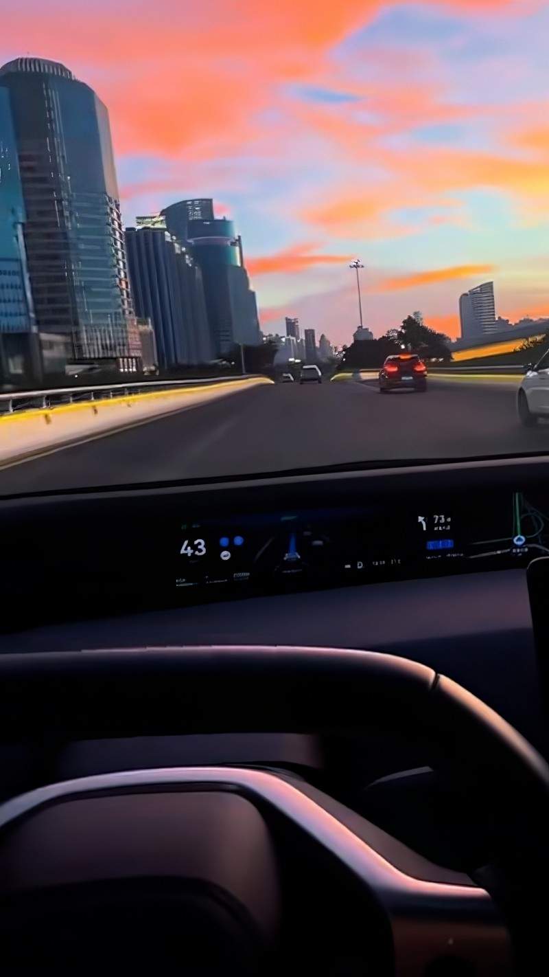 百万车主共同发声 华为乾崑年度视频温情上线(图1)