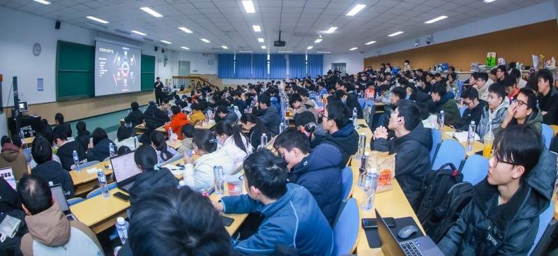 AMD春雨计划走进北京大学、北京交通大学，以全栈式AI解决方案赋能AI学习与创新(图1)