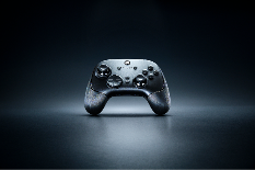 图片包含 室内, 桌子, 控制, 电话 AI 生成的内容可能不正确。