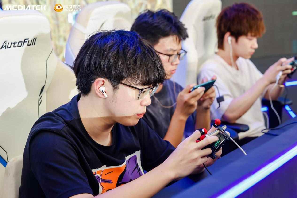 天玑×虎牙高能嘉年华启动，天玑移动芯片和OPPO Find X6助选手秒杀“伏地魔”(图4)