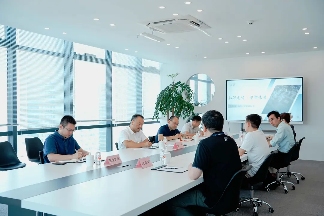 滨江区委常委、常务副区长陈宇带队走访中昊芯英，支持企业扎实推进AI技术与实体经济深度融合(图1)