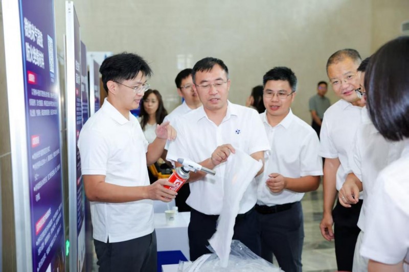 创建南网特色科技成果转化生态中枢——南方电网创新加速器首期路演活动成功举办(图8)